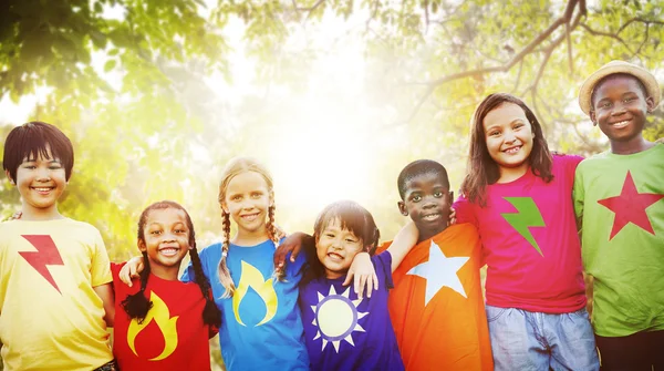 Kinder Freundschaft und Glück — Stockfoto