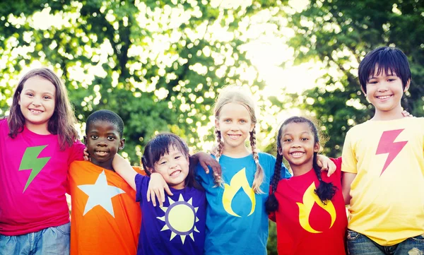 Niños amistad y felicidad —  Fotos de Stock