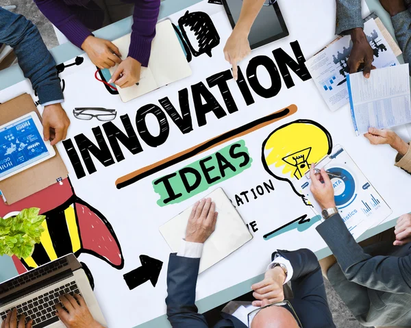 Üzletemberek és innováció fogalma — Stock Fotó