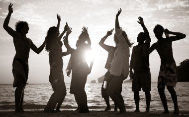 İnsanlar Beach Party kavramı kutlama