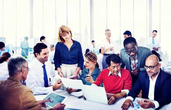 Gente de negocios trabajando —  Fotos de Stock