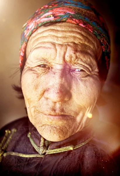 Монгольська жінка і плаття — стокове фото