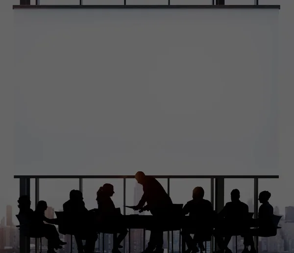 Equipo empresarial durante el debate Estrategia — Foto de Stock