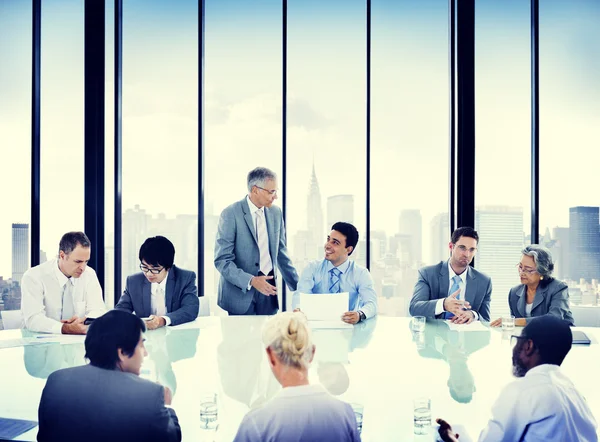 Gente de negocios en reunión corporativa —  Fotos de Stock