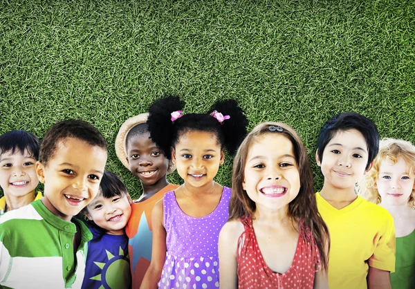 Cute diverse kids smiling — Stock Photo, Image