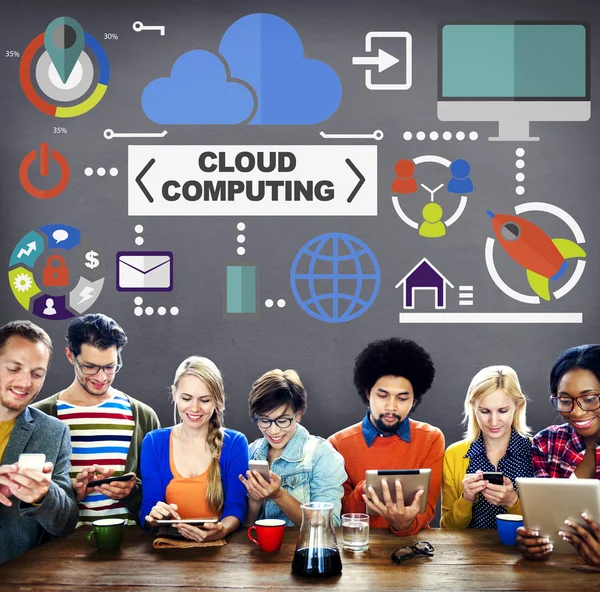 Menschen mit Cloud-Computing-Konzept — Stockfoto