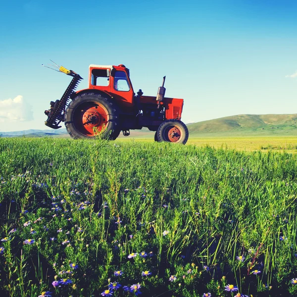 Side view of a tractor — Stock Photo, Image