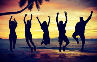 İnsanlar kutlama Beach parti kavramı