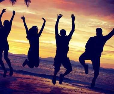 İnsanlar kutlama Beach parti kavramı