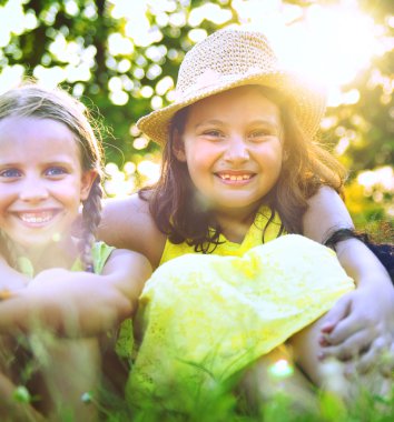 Kız kadınlık dostluk kavramı