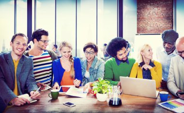 çok ırklı grup öğrenci