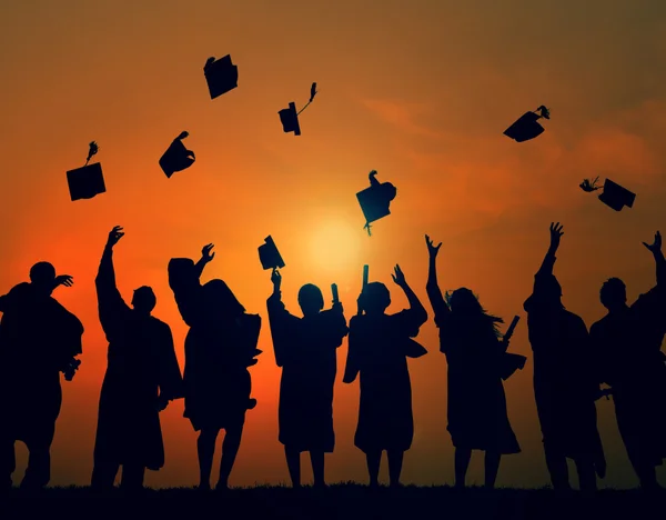 Grupo de Estudantes Celebrando o Conceito de Graduação — Fotografia de Stock