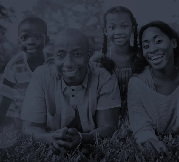 Πορτρέτο του μια ευτυχισμένη οικογένεια της Αφρικής — Φωτογραφία Αρχείου