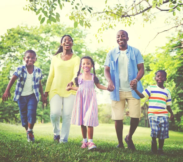 Familia africana feliz —  Fotos de Stock