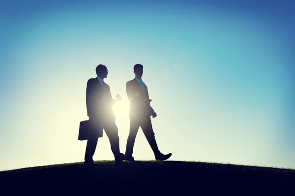 Mensen uit het bedrijfsleven lopen — Stockfoto