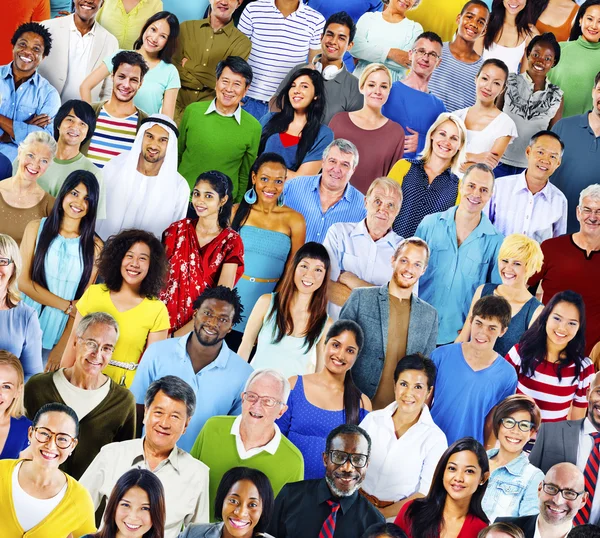 Grand groupe de personnes de la diversité — Photo