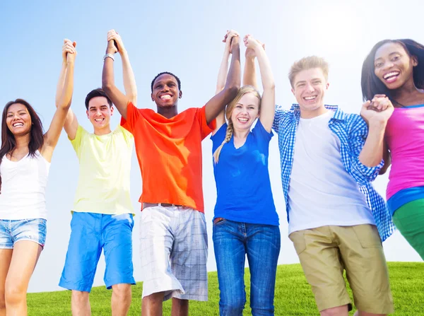 Grupo de Amigos Ganando el Concepto de Victoria — Foto de Stock