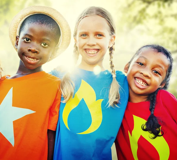 Kinderen vriendschap saamhorigheid — Stockfoto