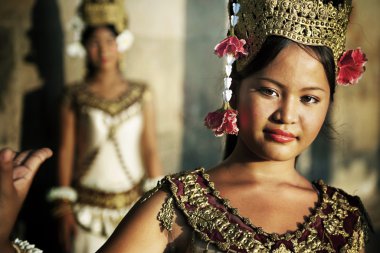 bir resim için poz dansçı