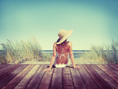 Tatil kavramı içinde Bikini giyen kadın