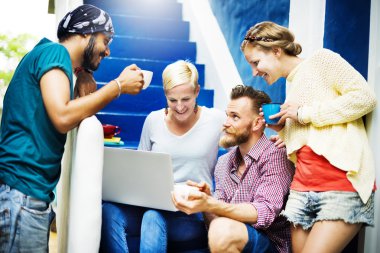 Grup insanlar sohbet etkileşim kavramı