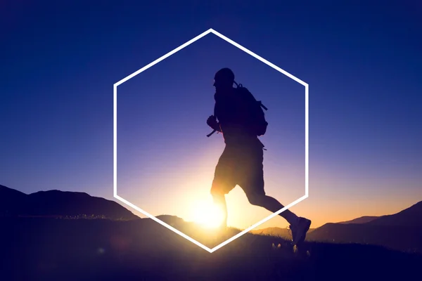 Hexagon ikonen ram och hiker koncept — Stockfoto