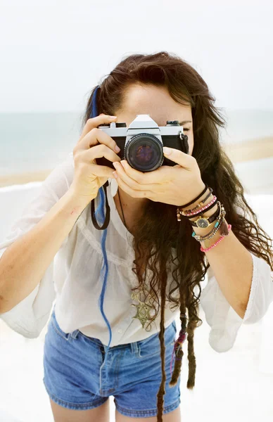 Concetto di bella fotografa donna — Foto Stock