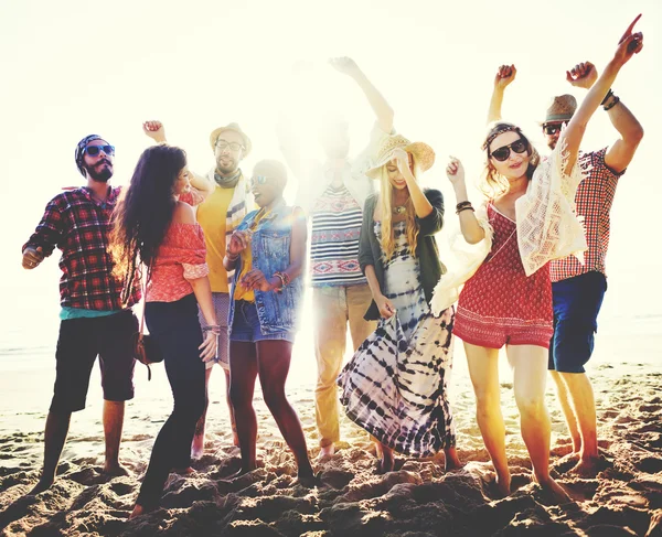 Adolescentes Amigos en Beach Party Concept —  Fotos de Stock