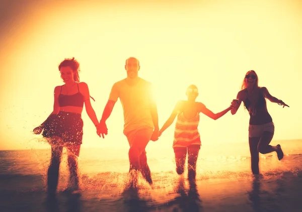 Freundschaft Freiheit am Strand Konzept — Stockfoto