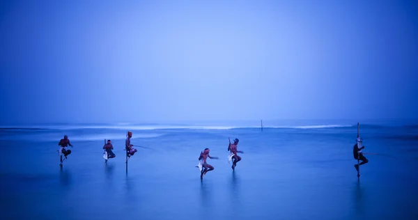 Pescadores tradicionais em Sri Lanka — Fotografia de Stock