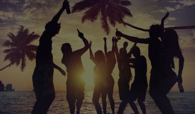 İnsanlar kutlama Beach parti kavramı