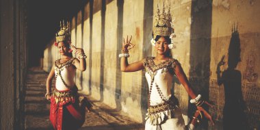 Aspara dansçılar vasıl Angkor Wat