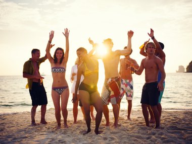 İnsanlar kutlama Beach parti kavramı