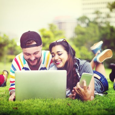 Kablosuz cihazlar kullanarak üniversite öğrencileri