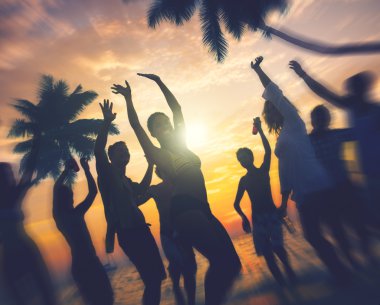İnsanlar Beach Party kavramı kutlama