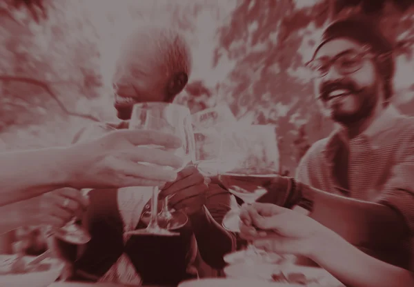 Friends hanging out at outdoors party — Stock Photo, Image