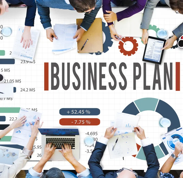 Empresários e plano de negócios — Fotografia de Stock