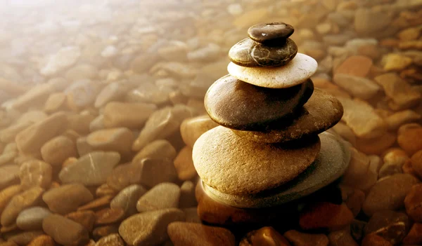 禅宗的平衡岩 — 图库照片