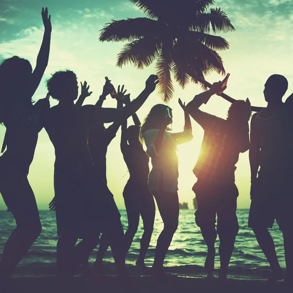 Conceito de celebração de pessoas, Festa na praia — Fotografia de Stock