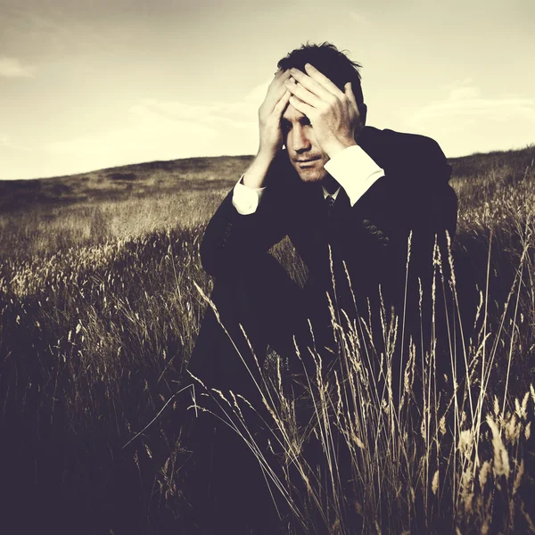 Eenzame zakenman depressief over leven — Stockfoto