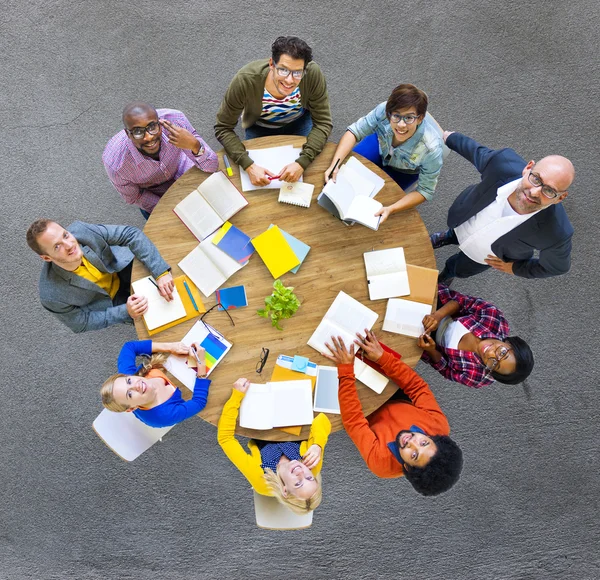 Studiare gli studenti di educazione — Foto Stock