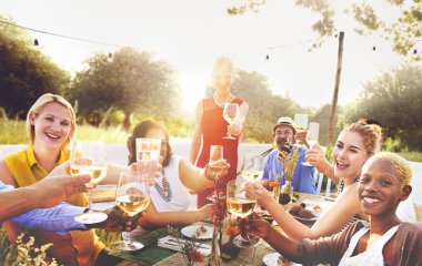 Farklı insanlar açık havada