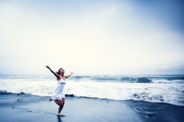Genç kadın Beach kavramı