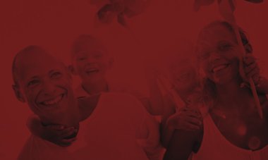 Aile ve yel değirmeni denizde tatil kavramı