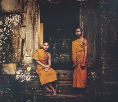 Sakin rahipler de Angkor Wat