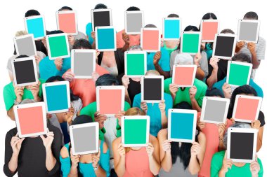 Çeşitlilik insanların yüz dijital tablet ile kaplama 