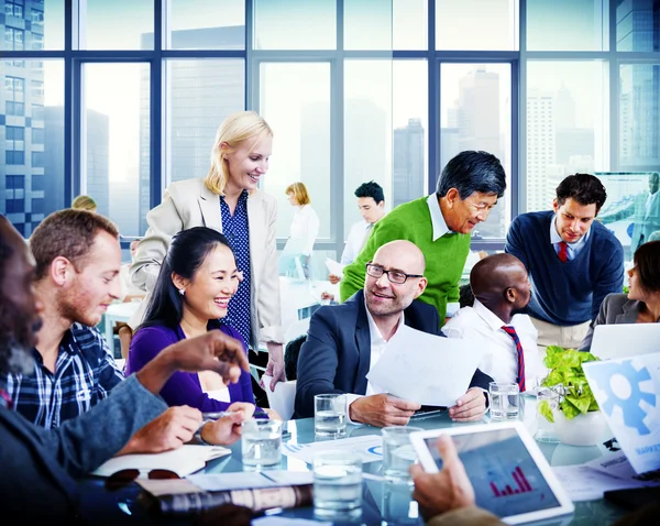 Business people having discussion — Stock Photo, Image