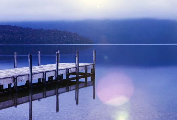 Tranquil peaceful lake — Stock Photo, Image