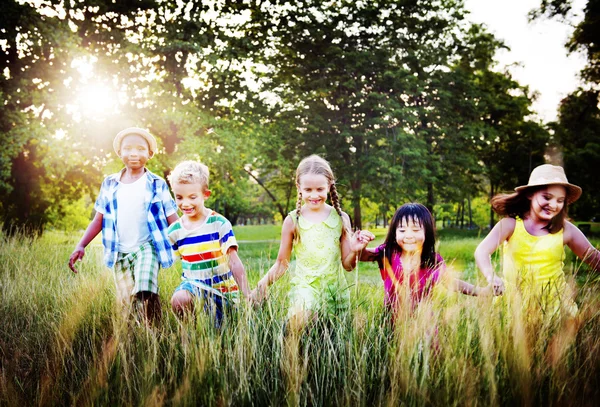 Diversidade crianças amizade — Fotografia de Stock