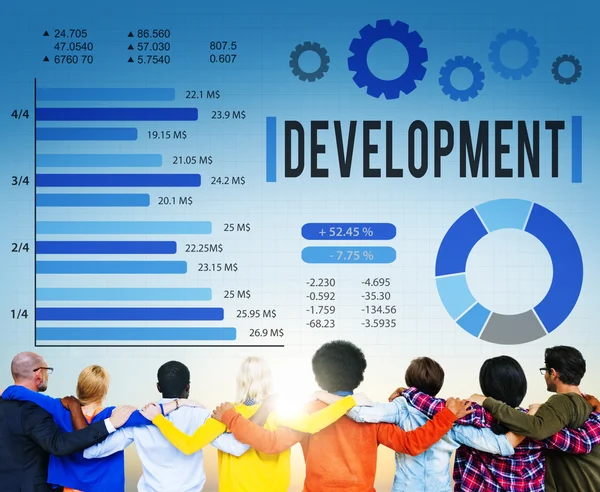 Diversas personas y concepto de desarrollo — Foto de Stock